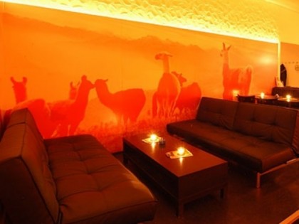照片: LAMA BAR