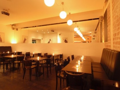 照片: LAMA BAR
